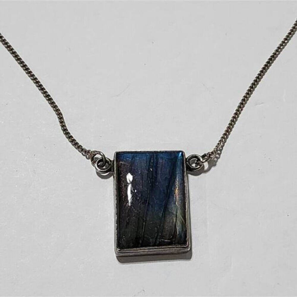Sterling silver stamped 925 and deep blue labradorite necklace‎